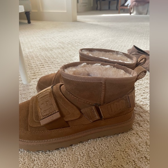 Ugg Authentic ankle boots. Comes with care kit. - Picture 10 of 16